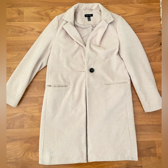 Pale Pink/Cream Warm Winter Coat in Women’s Size 6 - Picture 5 of 7